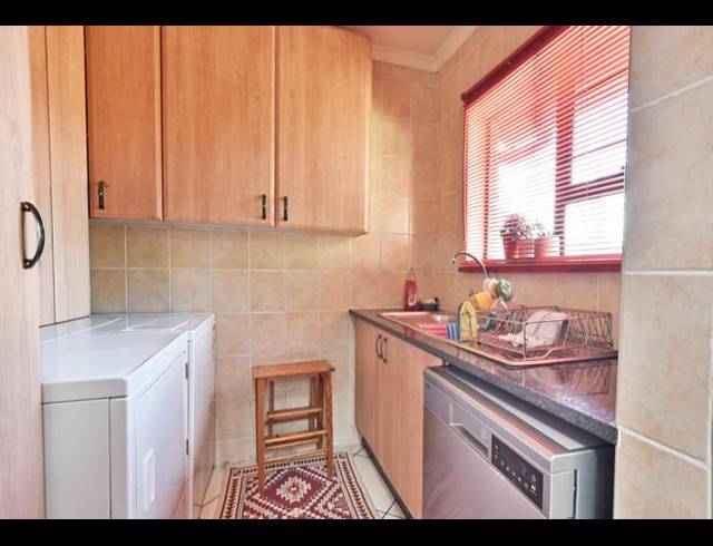 3 BEDROOM TOWNHOUSE FOR SALE IN NEW REDRUTH